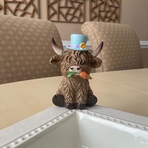 XXL Easter Highland Cow Platter Decoration